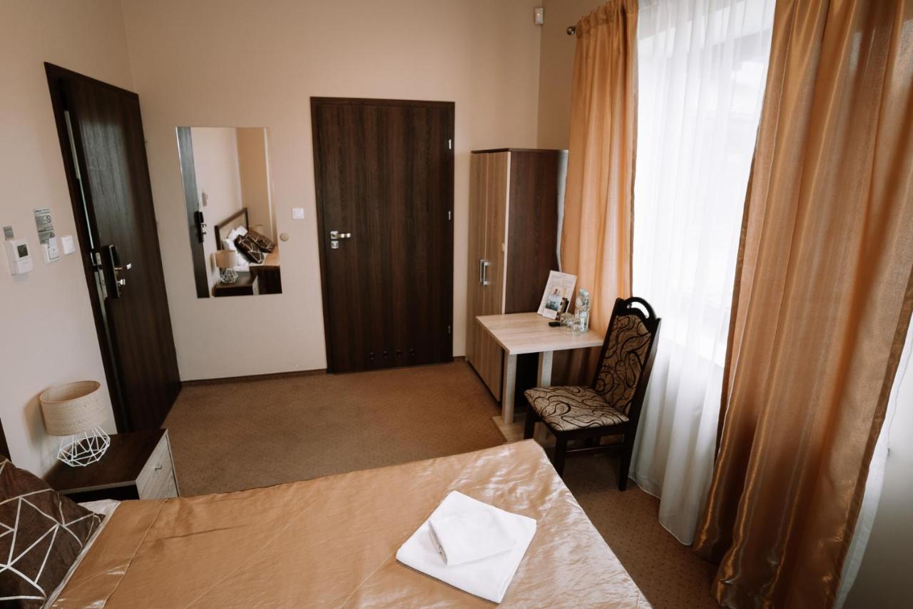 Hotel U Ojdanow à Węgrów Extérieur photo