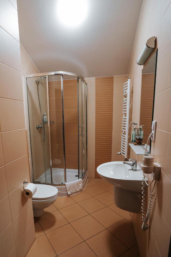 Hotel U Ojdanow à Węgrów Extérieur photo